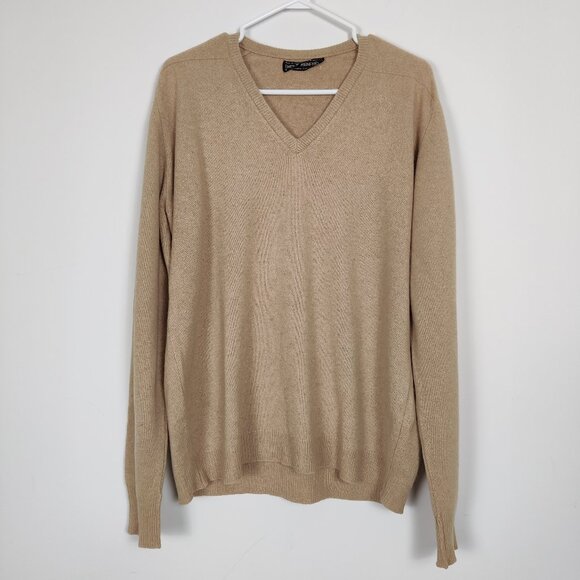 Holt Renfrew Men's 100% Cashmere Sweater in Tan Cream Size Large Quiet Luxury - Picture 1 of 7